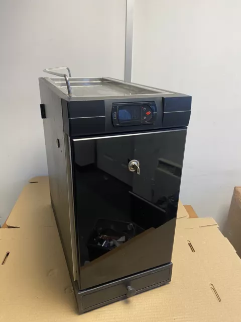 Vitrifrigo FG 101 DGT CH&CW elegante dunkle Milchkühler Coffeeshop Bar Restaurant