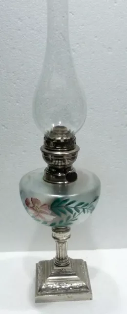 Belle LAMPE À PÉTROLE Ancienne XIXe Toupie en Verre émaillé Décor Fleurs