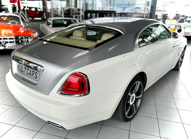 *ROYALE ELEGANZ* Rolls Royce Wraith 6.6 V12 Coupe LHD BESPOKE im Oldtimer Museum