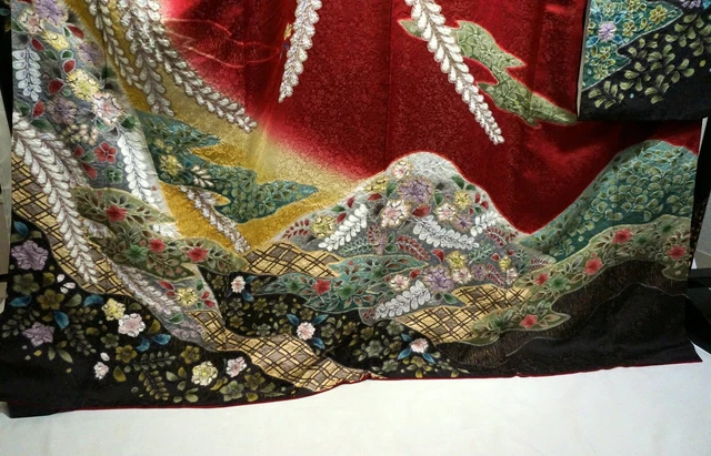 Japanese kimono SILK"FURISODE" long sleeves"TujigaHana"Gold thread ,L5' 7"..3316 3