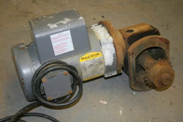 Baldor Electric Motor VL3507 0.75 HP 1PH 34C452W981 & Gear Speed Reducer