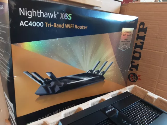 Nighthawk X65 AC4000 Tri-Band WiFi Router R8000P-BOXED