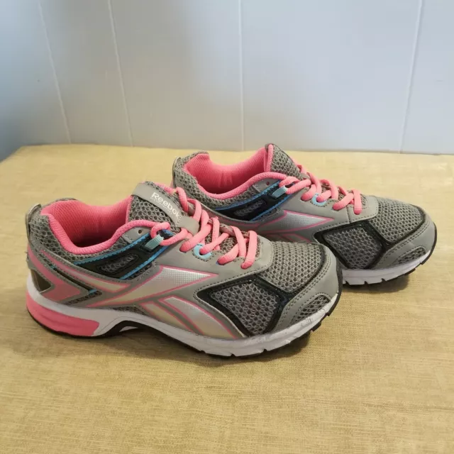 Reebok  Women's Quick  Chase Running  Shoes Size 7