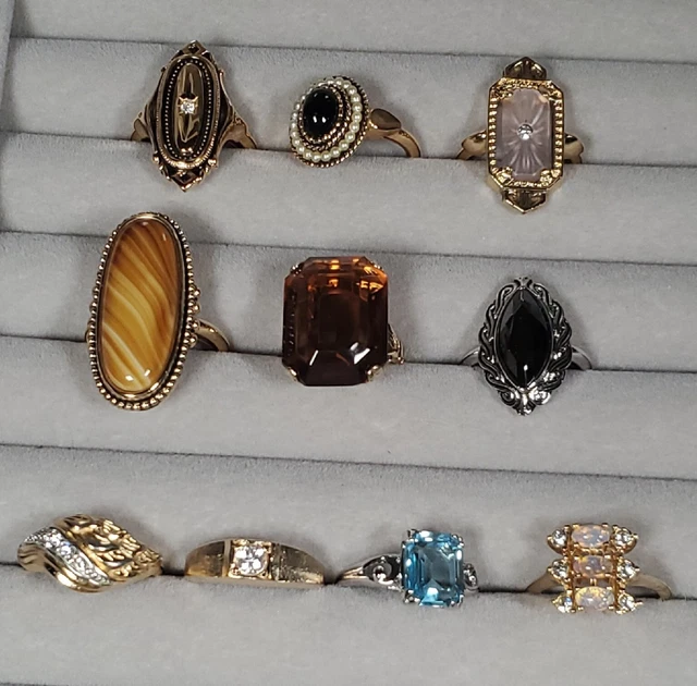 Lot of 10 Vintage Avon Signed Rings - 1 18K HGE, Tiger's Eye, Black Onyx, Blue Lot of 10 Vintage Avon Signed Rings - 1 18K HGE, Tiger's Eye, Black Onyx, Blue