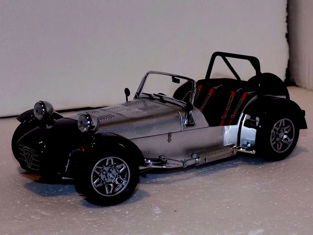 Caterham Super Sept Cycle FENDER Carbone Noir KYOSHO 08222SC 1:18