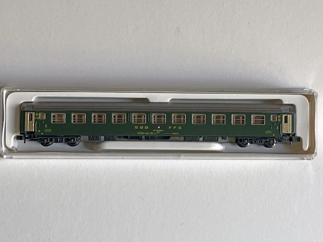 HOBBYTRAIN 20013 N Gauge SBB RIC 2nd class coach, green with 'old' logo ...