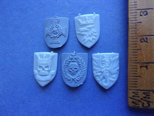 Boucliers En Plastique Embossés UNDEAD - Comtes-Vampires Warhammer - Games Workshop 1990 - Occasion