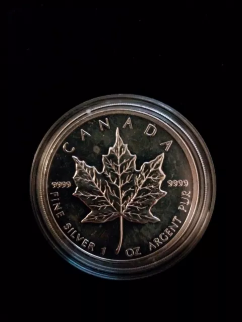 2010 Canadian Maple Leaf 1oz Silver Coin Bullion