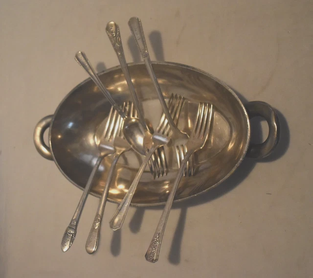 ビンテージ　USN インターナショナル シルバー カンパニーカトラリー　米国海軍 Lot Of 16 Vintage USN US Navy Silver Plated Ornate