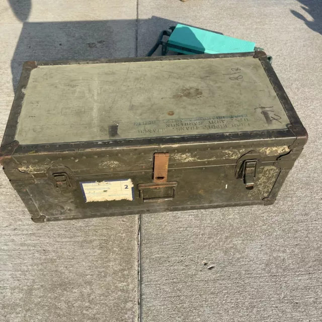 Vintage WW2 WWII US Army Footlocker w/ Tray Portable Chest Trunk Military  NICE!