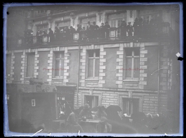 FRANCE Spectacle dans une rue Photo NEGATIVE Plaque de verre Vintage c1930