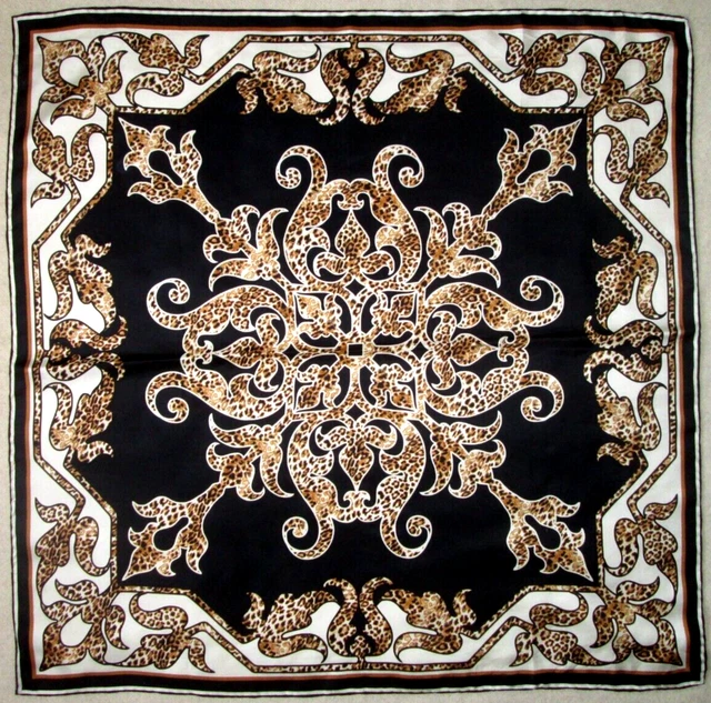 Gants en cuir de mouton avec bordure en fourrure de renard en rose Gants en cuir de mouton avec bordure en fourrure de renard en rose