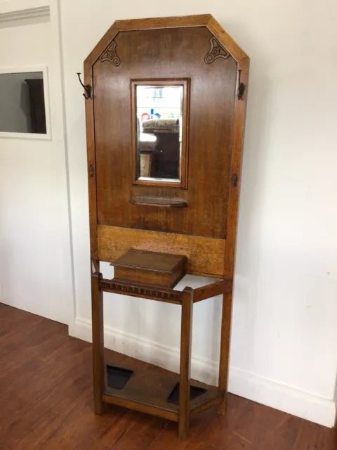 Antique English oak hall stand in very good condition