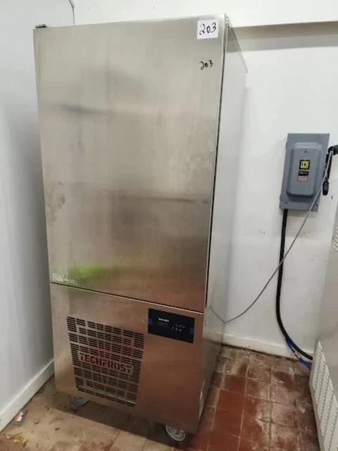 Techfrost E15 33" Blast Chiller Freezer 99 lb., 208-230V Reach-In Freezer