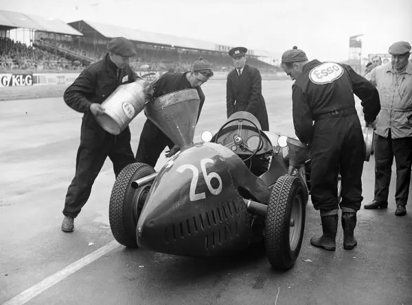 Leslie Thorne's Connaught A Francis is refuelled 1954 Motor Racing Old Photo