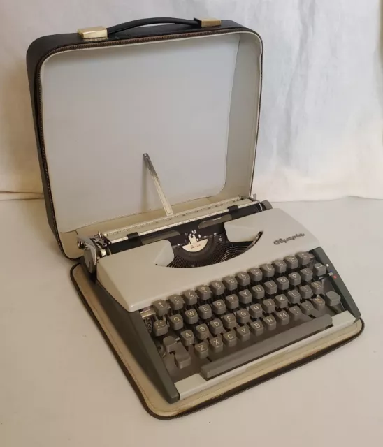 Vintage Olympia Deluxe SM4 1959 Typewriter Inc Case Serviced Tested Working Mint 2