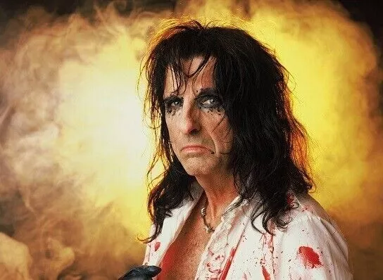 Alice Cooper Unsigned 6" x 4" Photo - American rock singer *3