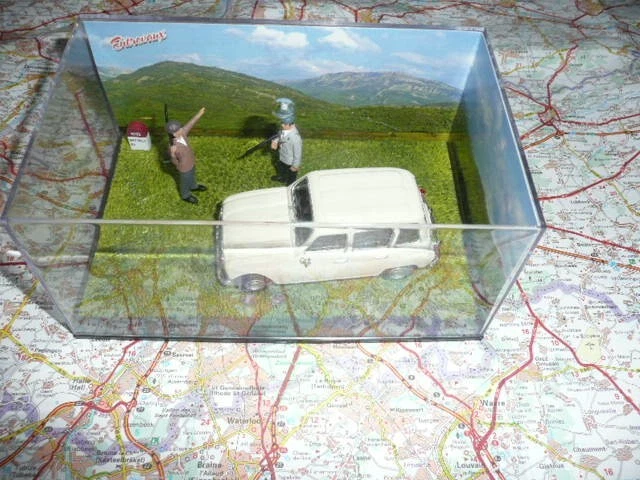 DIORAMA IXO 1/43 LA ROUTE BLEUE NATIONALE 7 LE CASSE CROUTE SIMCA P 60