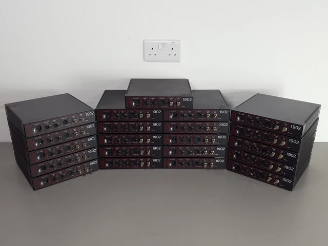 21 x CED 1902 MKIII Isolated Pre-Amplifiers Lab