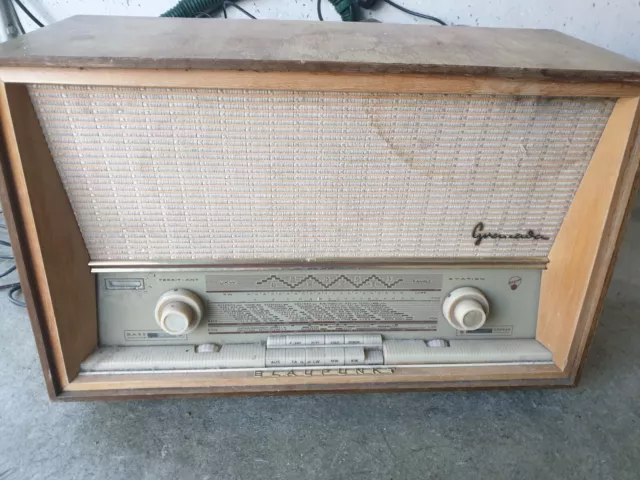 Radio tubolare modello Blaupunkt Granada tipo 21300
