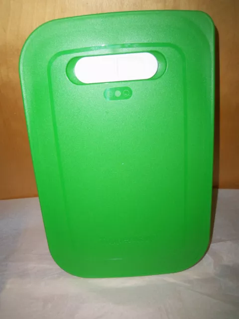 Tupperware ~NEW~ MEDIUM  FRIDGESMART 1.8L  VEGETABLE & FRUIT KEEPER/SAVER ~ USA