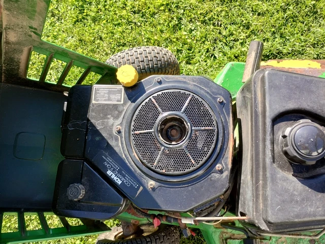 RASENTRAKTOR AUFSITZMÄHER GEBRAUCHT John Deere STX 30 EUR 750,00