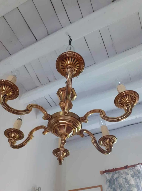 LUSTRE EN BRONZE A 6 BRAS DE LUMIERE. milieu 20e, H 60 cm, diam 65 cm.