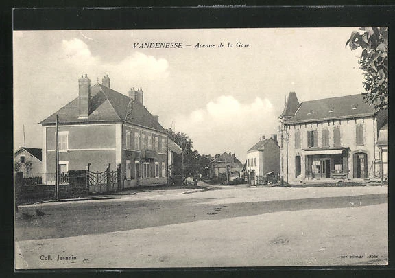 CPA Vandenesse, Avenue de la Gare