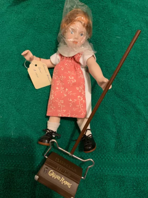 1982 VTG Norman Rockwell Character Collectors 10" Bess w/ Bissell Porcelain Doll
