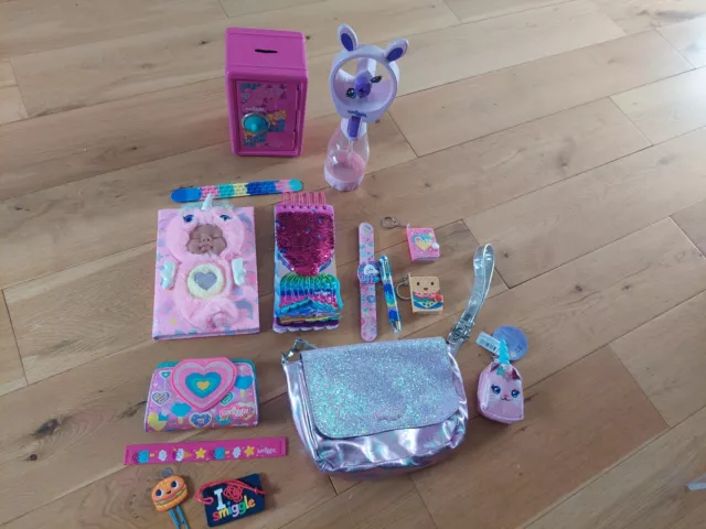 Smiggle bundle including locker 15 items