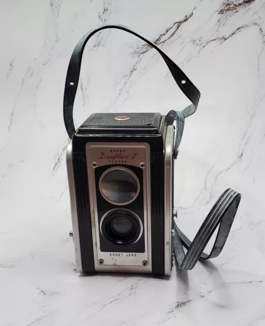 La lente Kodak Duaflex II para cámara Vitage década de 1950 toma 620 películas en caja original
