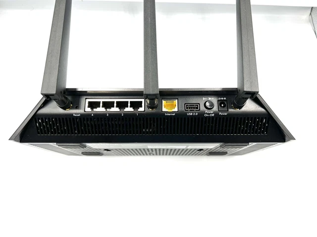NETGEAR R7000-100PAS Nighthawk AC1900 1300 Mbps Wireless AC Router 3
