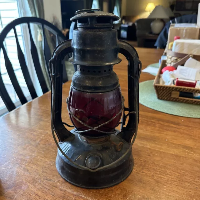 vtg 1937 Dietz little wizard black railroad lantern NY USA red glass globe