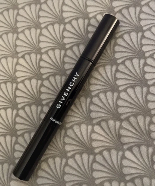 Pluma correctiva instantánea Givenchy Mister - tono 120 - precio de venta sugerido por el fabricante £30