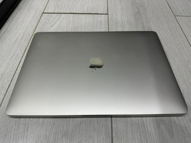 Apple MacBook Pro Retina 13,3" 2017 - 256 GB SSD 16 GB RAM 3,1 GHz Core i5 - argento 3