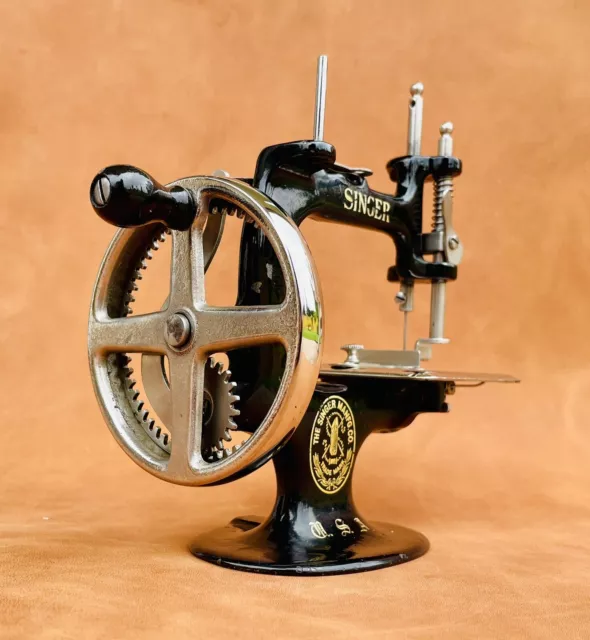 1910 1°Model 4-Spoke Mini Singer 20 Sewhandy Child Sewing Machine Toy Antigua