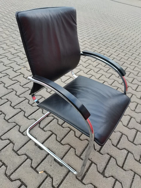 Tavolino Modello S320 Di Wulf Schneider & Ulrich Böhme Per Thonet In
