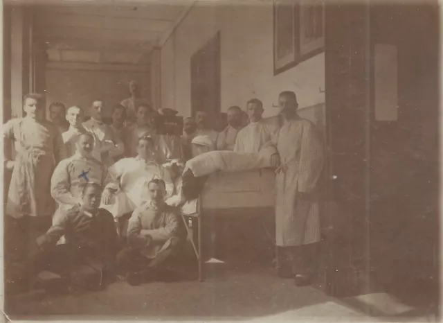 D189,Foto,Verwundete,Krankenschwester,Arzt,Lazarett,Mainz,1915