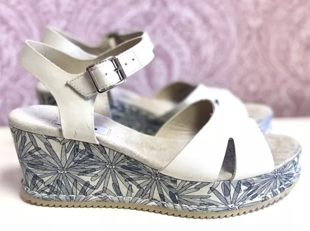 CLARKS AKILAH EDEN White Leather Wedge Sandals - Size 6 D Eur.39.5