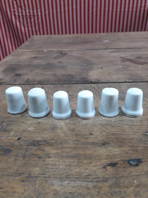 Dés à Coudre Collection Porcelaine Fine - Lot De 3 - Fabriqués à La Main En Angleterre - Bande Or 18 Carats
