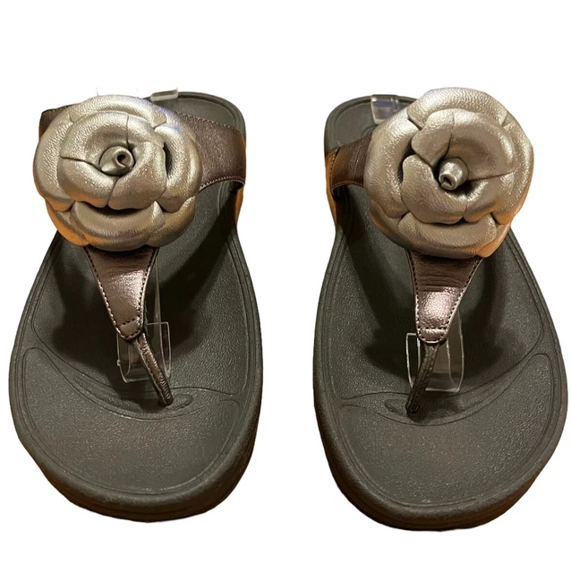 Fitflop Florent Thong Sandals Women’s Sz 9 Silver Layered Flower Comfort Wedge