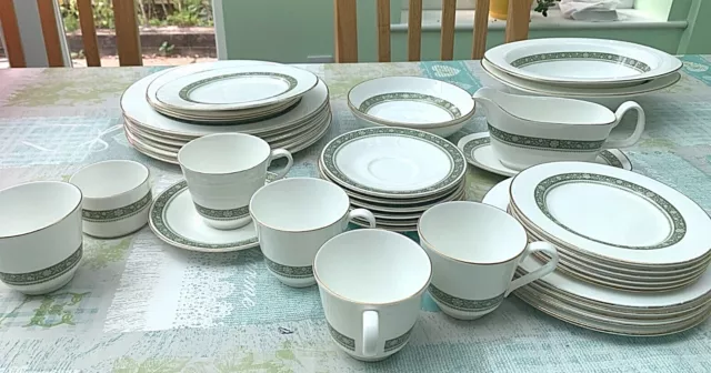 Royal Doulton Rondelay 6 side plates £17 5 cups & saucers + sugar bowl £20