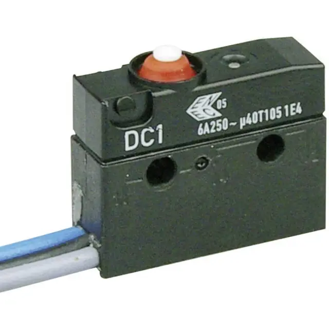 ZF DC1C-C3AA Microrupteur DC1C-C3AA 250 V/AC 6 A 1 x On/(On) IP67 à rappel 1