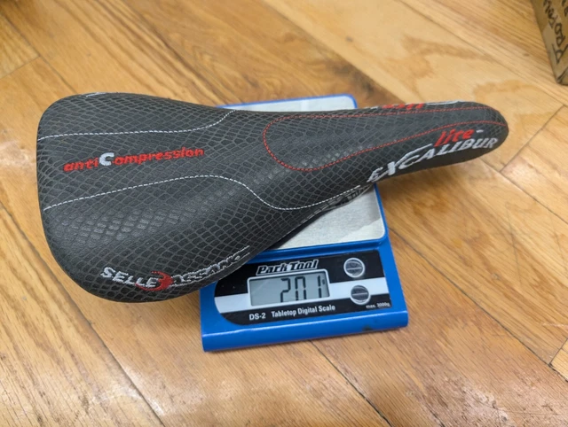 Ges Selle junior axt52 noire/bleue | 17.65 € - Culture Vélo