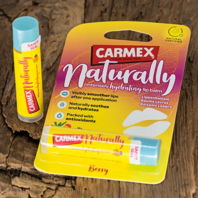 Carmex NATURALLY Berry Lip Balm Natural Hydrating Moisturising Click Stick 4.25g