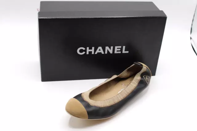 NEW IN BOX Chanel Size 42 Beige/Black Lambskin Cap Toe Ballerina