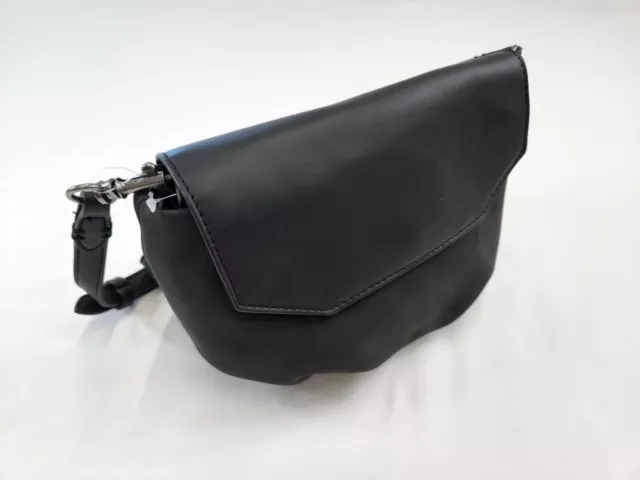 Universal Thread Womens Solid Black Pleated Crossbody Purse Snap Closure Faux Le