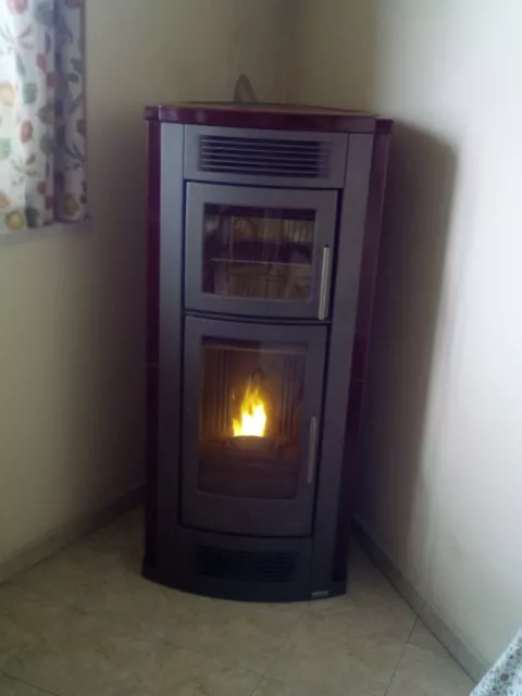 Stufa A Pellet Piazzetta Modello P960F  Con Forno E Rivestimento In Maiolica 