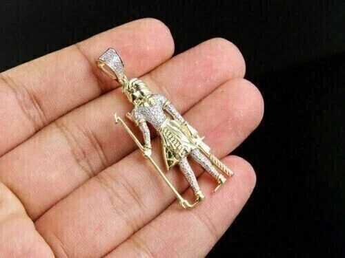 Pendentif pour homme en moissanite du dieu égyptien Atum coupe ronde 2...