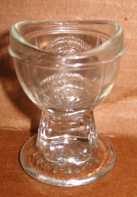 E - Z Glass Eye Cup Embossed Eye Each Side Eyewash / Eyebath Pat. 1937